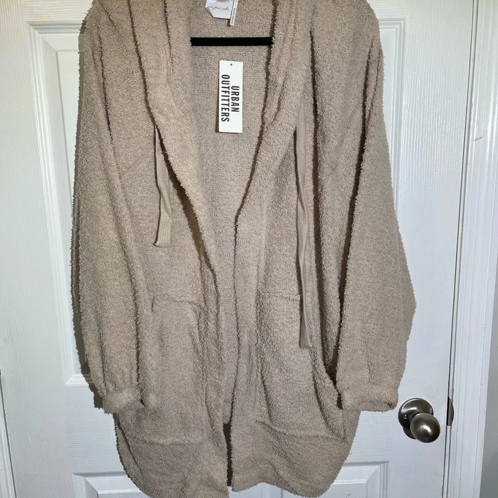 Urban Outfitters Sweater Cardigan Hoodie with Pockets Beige/ Tan Sz L NWT - Picture 2 of 11